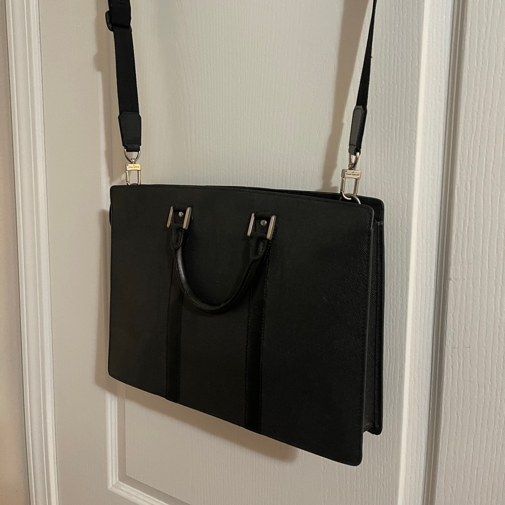 Authentic Louis Vuitton Lozan Black Taiga Leather Briefcase